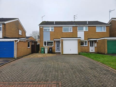 3 Severn close Contractor home in Oakham near Rutland Water with parking House in Oakham