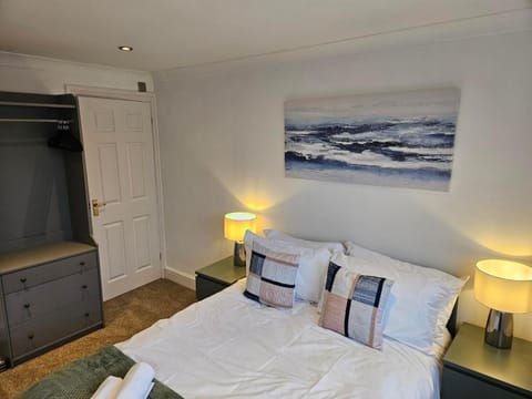 3 Severn close Contractor home in Oakham near Rutland Water with parking House in Oakham