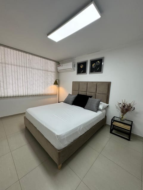 Living room, Photo of the whole room, Seating area