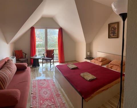 Photo of the whole room, Bedroom