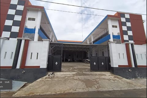 Facade/entrance