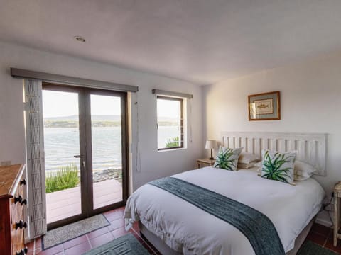 Bed, Bedroom, River view