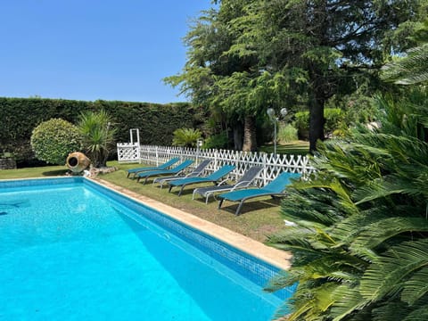 Garden, Swimming pool, sunbed