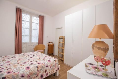 Orange apartment - Genoa City Center Apartment in Genoa