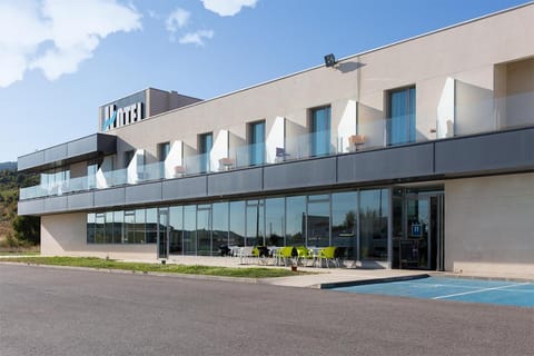 Facade/entrance, Off site
