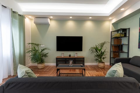 Communal lounge/ TV room, TV and multimedia