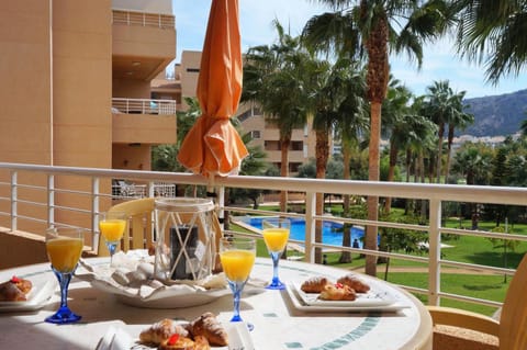 Day, View (from property/room), Balcony/Terrace, Swimming pool, Breakfast