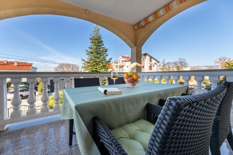 View (from property/room), Balcony/Terrace, Seating area