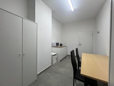 Mieterlux Frankfurt Heusenstamm Bed and Breakfast in Offenbach