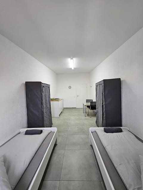 Mieterlux Frankfurt Heusenstamm Bed and Breakfast in Offenbach