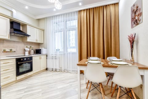 Kitchen or kitchenette, Dining area, minibar, pet friendly, stove