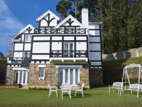 Property building, Garden