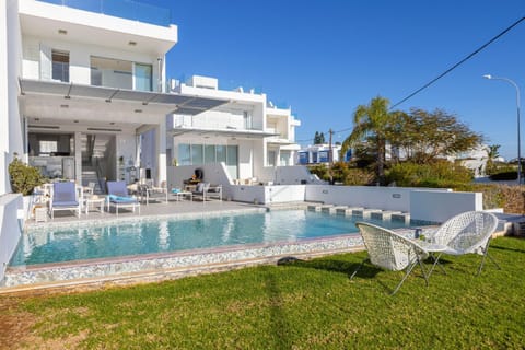 Patio, Garden, Swimming pool