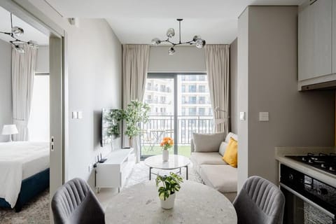 Bed, Kitchen or kitchenette, Living room, Photo of the whole room, Seating area, Dining area, Bedroom, stove
