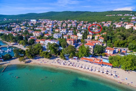 Property building, Bird's eye view, Beach, Location