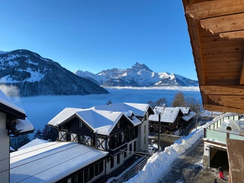 Property building, Balcony/Terrace, City view, Mountain view