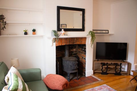 Communal lounge/ TV room, TV and multimedia, Living room
