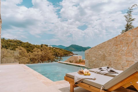 Patio, Pool view, Sea view, Swimming pool, sunbed