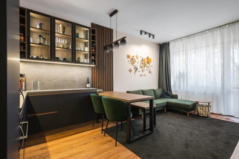 Kitchen or kitchenette, Living room, Seating area, Dining area