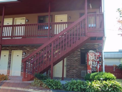 Facade/entrance, Day