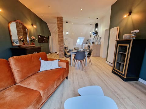 Communal lounge/ TV room, TV and multimedia, Living room, Seating area