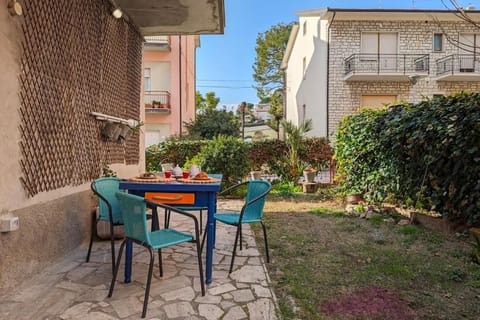 [Strategic position] wifi, garden and parking Apartment in Sirolo