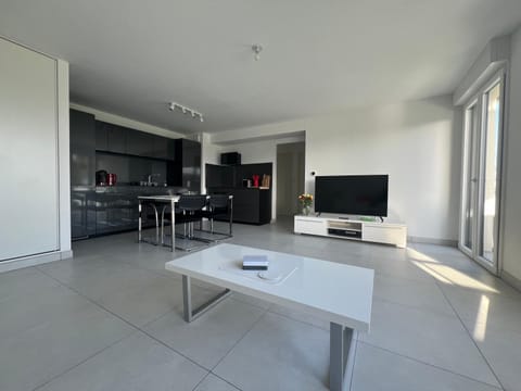 TV and multimedia, Living room, kitchen