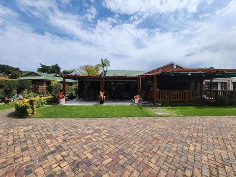 Property building, Day, Garden, Garden view