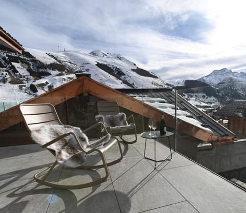 Patio, Day, Natural landscape, Winter, View (from property/room), Balcony/Terrace, Mountain view