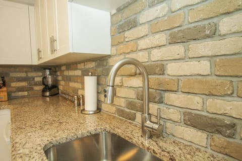 Homey Single Family on Old Orchard House in Cornwall