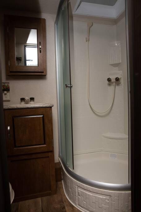 Quiet Cozy Camper House in Niceville