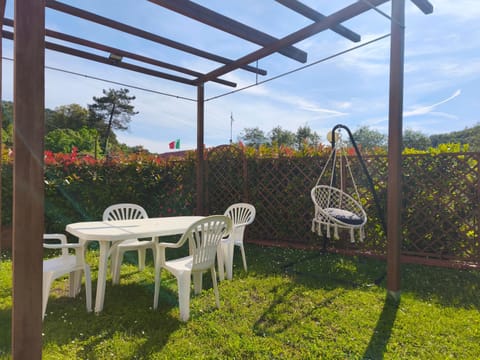 Casa Rosi, in campagna, relax tra mare e montagna Apartment in Sarzana