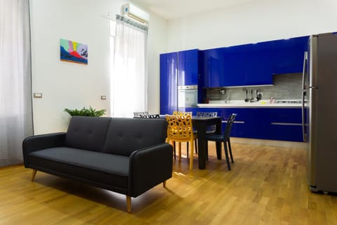 Kitchen or kitchenette, Living room, Dining area, minibar, pet friendly, stove