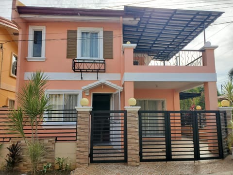Property building, Day, Balcony/Terrace