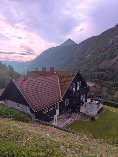 Property building, Day, Natural landscape, Mountain view