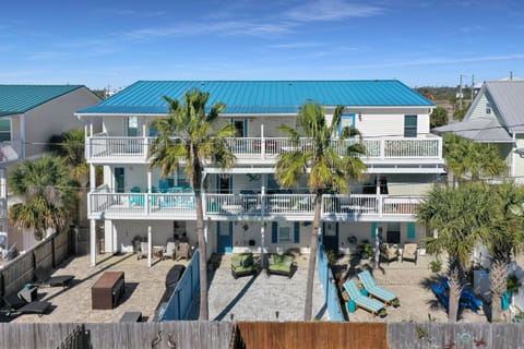 The Blue Pearl by Pristine Properties Vacation Rentals House in Mexico Beach