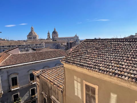 View (from property/room), Balcony/Terrace, City view