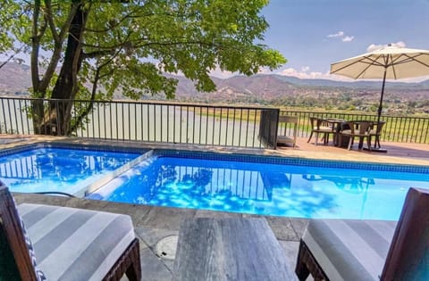 Natural landscape, Hot Tub, Mountain view, Swimming pool