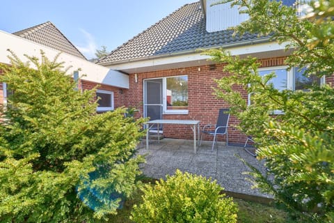 Property building, Patio, Garden, Garden view