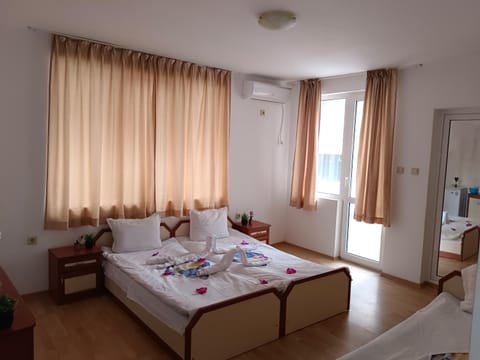 Стаи за гости Ники Bed and Breakfast in Nessebar