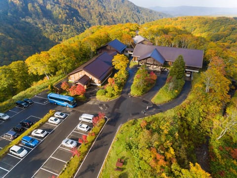 Property building, Facade/entrance, Day, Natural landscape, Bird's eye view, Mountain view