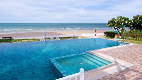 Beach, Swimming pool