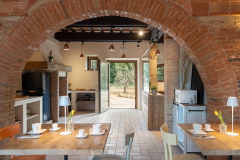 Dining area, Communal kitchen