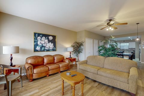 Mariner Village 108 Apartment in Taylor Lake Village