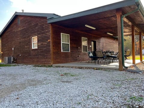 Arcadia Cabin #25 on Patoka Lake in Southern Indiana Cabin in Indiana