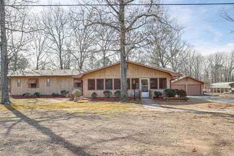 Pet-Friendly Higden Getaway Less Than 1 Mi to Marina! House in Greers Ferry Lake