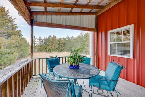 Pet-Friendly Dover Cottage with Deck and Mtn Views! House in Arkansas