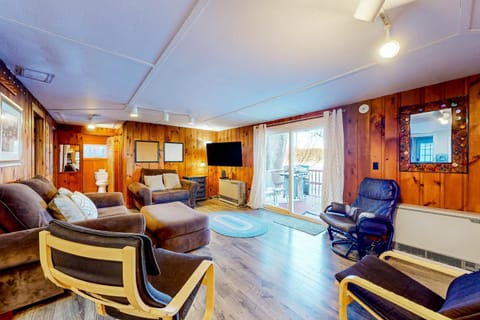 Castleton Charmer House in Lake Bomoseen