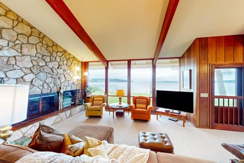 Bay Breeze Bliss House in Vashon