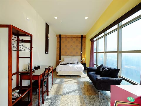 Photo of the whole room, Decorative detail